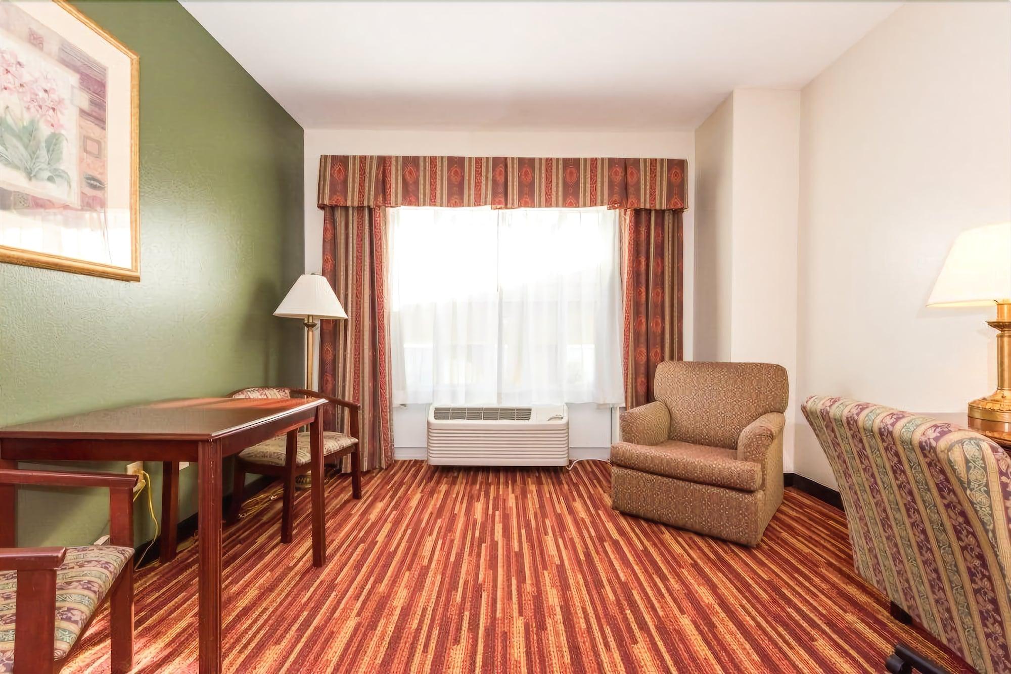 Baymont By Wyndham Montgomery South Εξωτερικό φωτογραφία