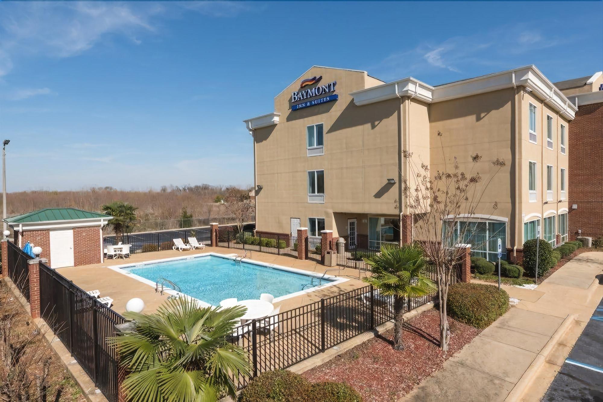 Baymont By Wyndham Montgomery South Εξωτερικό φωτογραφία