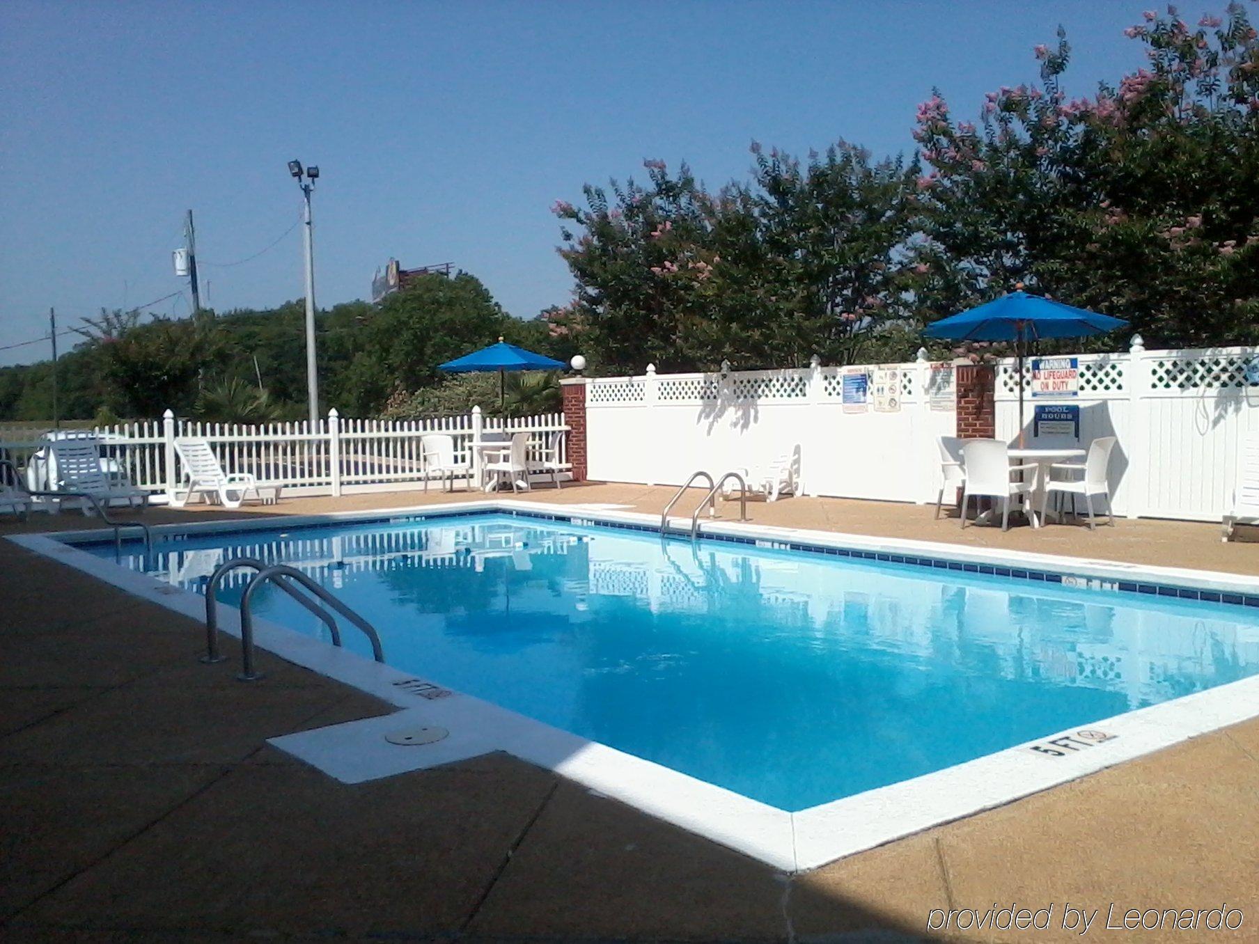 Baymont By Wyndham Montgomery South Εξωτερικό φωτογραφία