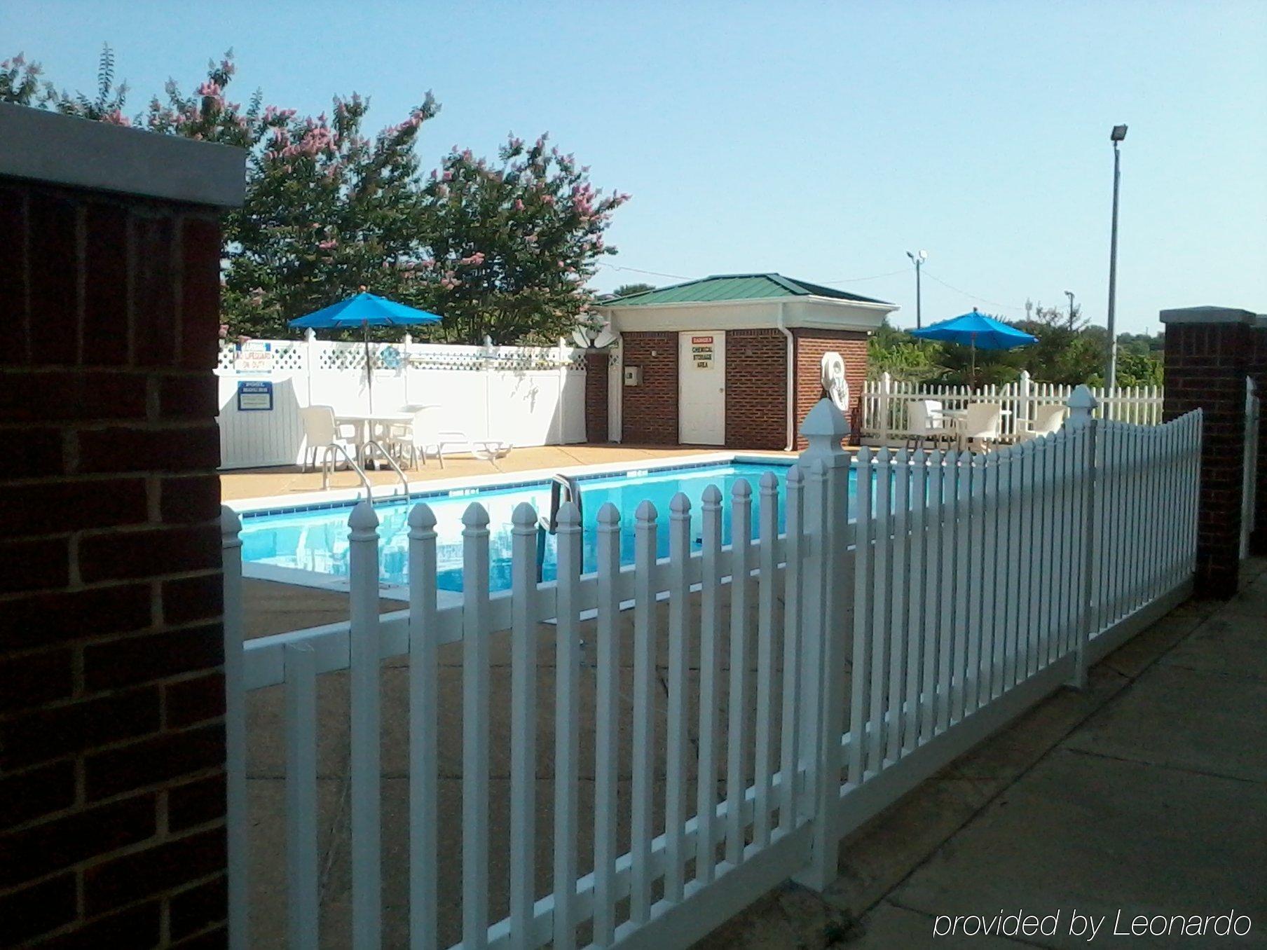 Baymont By Wyndham Montgomery South Εξωτερικό φωτογραφία