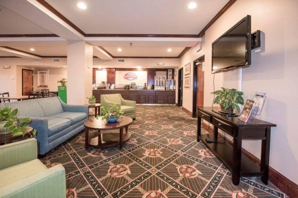 Baymont By Wyndham Montgomery South Εξωτερικό φωτογραφία
